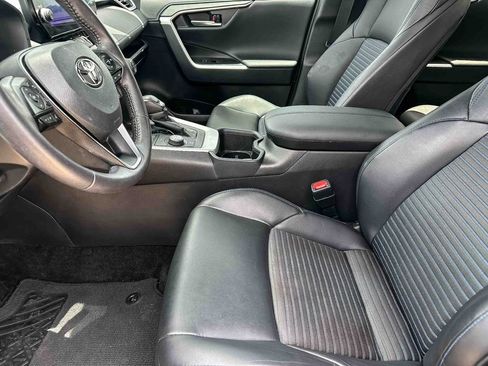 Used 2023 Toyota RAV4 XSE AWD/4WD image 13