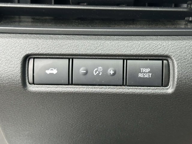 Used 2025 Nissan Altima 2.5 SV FWD image 13