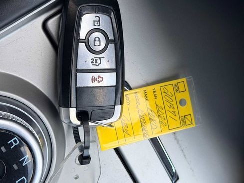 Used 2022 Ford Explorer XLT image 32