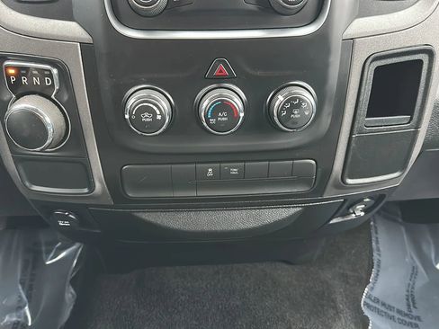 Used 2017 RAM 1500 Express image 37