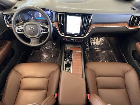 Certified 2025 Volvo V60 B5 Cross Country Plus image 12