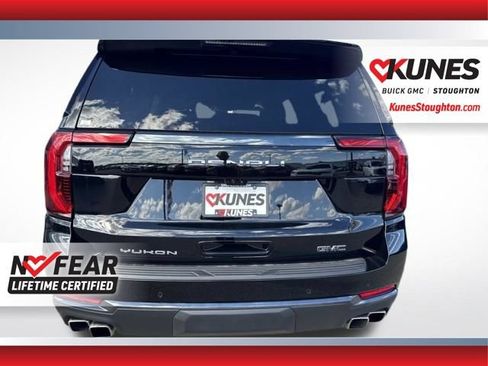 Used 2026 GMC Yukon XL Denali Ultimate w/ LPO, Floor Liner Package AWD/4WD image 10