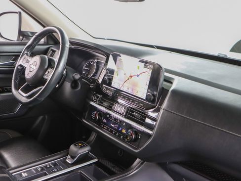 Used 2023 Nissan Pathfinder SL w/ Lighting Package (N92) image 26