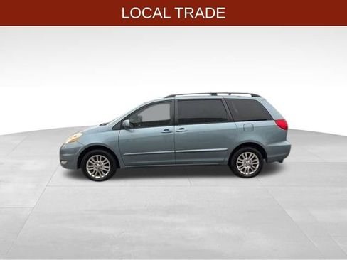 Used 2009 Toyota Sienna XLE image 4