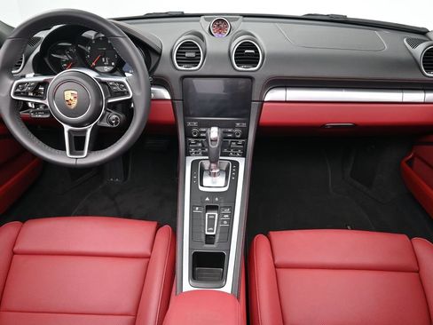 Used 2024 Porsche 718 Boxster image 6