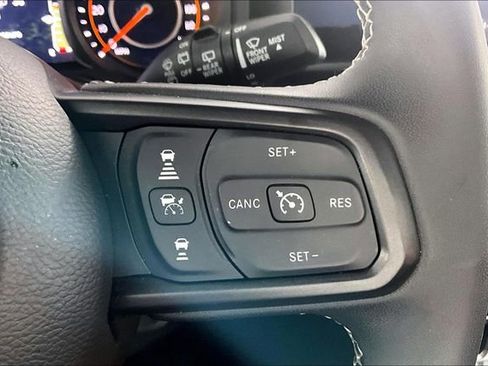 Used 2025 Jeep Wrangler Unlimited Rubicon AWD/4WD image 18