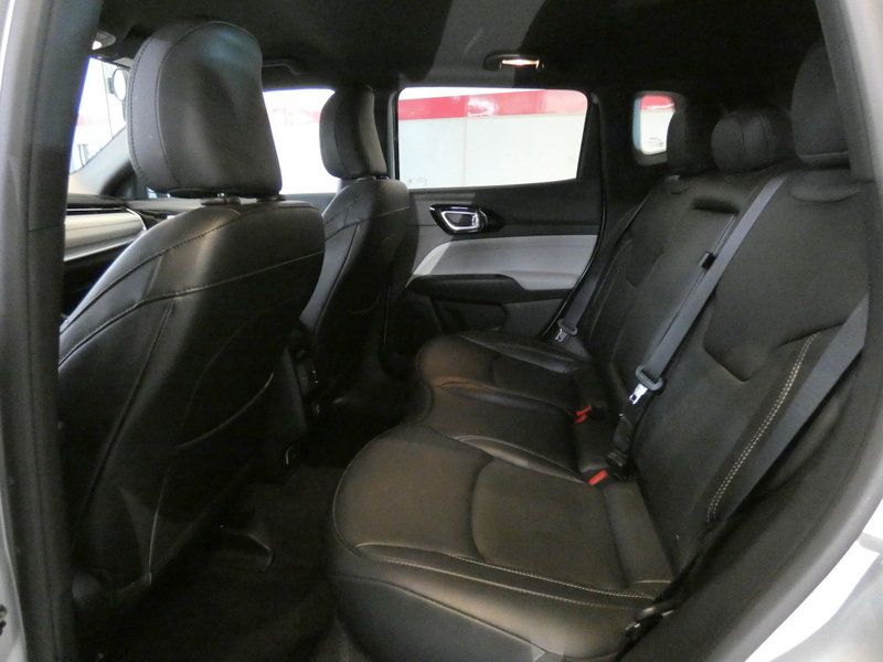 Used 2025 Jeep Compass Limited AWD/4WD image 23