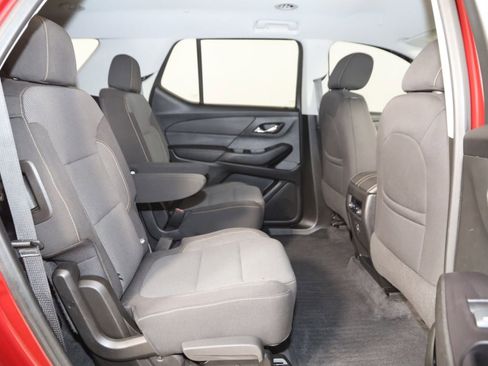 Used 2020 Chevrolet Traverse LT image 12