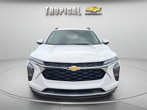New 2026 Chevrolet Trax LT w/ Driver Confidence Package image 8