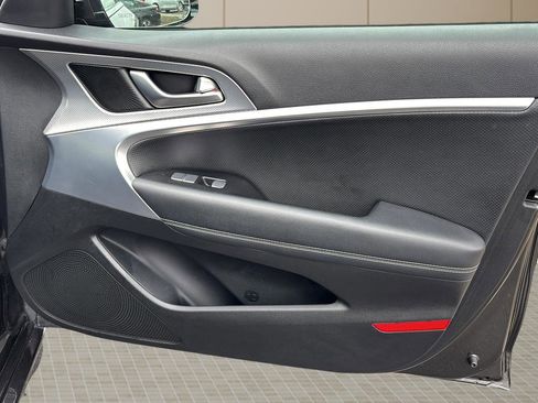 Used 2022 Genesis G70 3.3T image 37