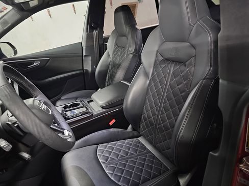 Used 2024 Audi SQ8 Prestige image 15