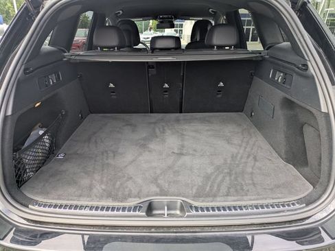 Used 2025 Mercedes-Benz GLC 300 4MATIC image 7