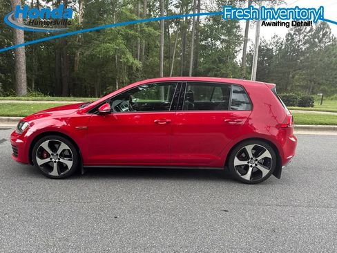 Used 2017 Volkswagen GTI SE FWD image 7