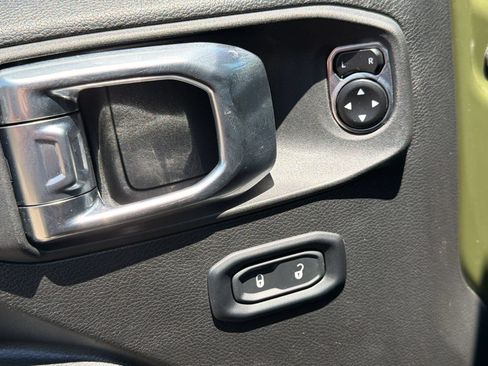 Used 2024 Jeep Wrangler Sport AWD/4WD image 17