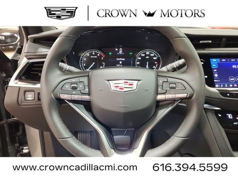 Certified 2025 Cadillac XT6 Luxury image 19