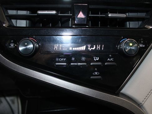 Used 2023 Toyota Camry SE image 49