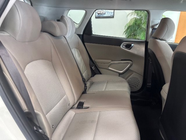 Used 2021 Kia Soul LX FWD image 14