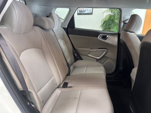 Used 2021 Kia Soul LX FWD image 14