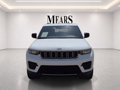 Used 2024 Jeep Grand Cherokee Laredo X w/ Trailer Tow Package AWD/4WD image 8
