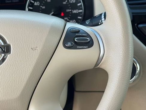 Used 2015 Nissan Pathfinder S image 24
