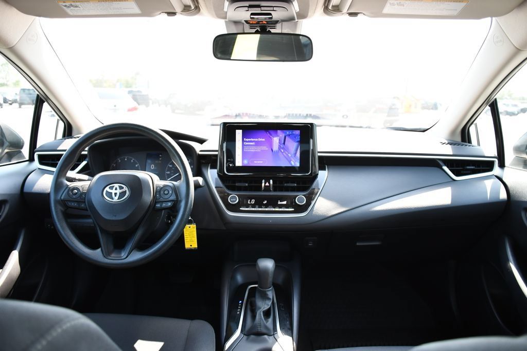 Used 2025 Toyota Corolla LE FWD image 20