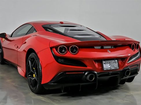 Used 2022 Ferrari F8 Tributo RWD image 10