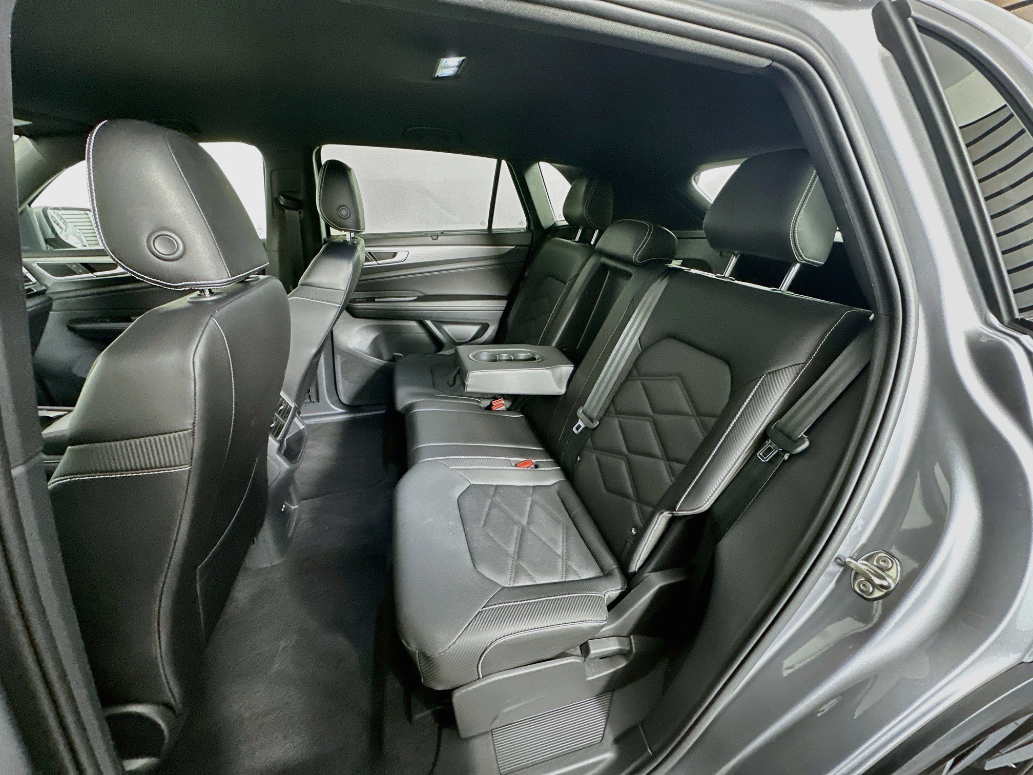 Used 2026 Volkswagen Atlas Cross Sport SE FWD image 26