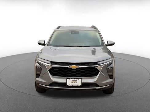 Used 2025 Chevrolet Trax LT image 4