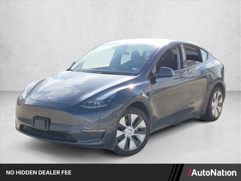Used 2024 Tesla Model Y Long Range AWD/4WD image 1