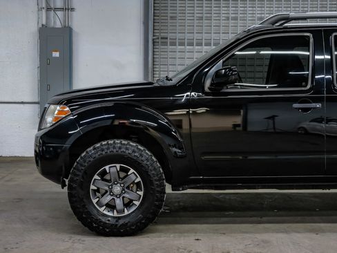 Used 2018 Nissan Frontier PRO-4X w/ Pro-4x Luxury Package AWD/4WD image 13
