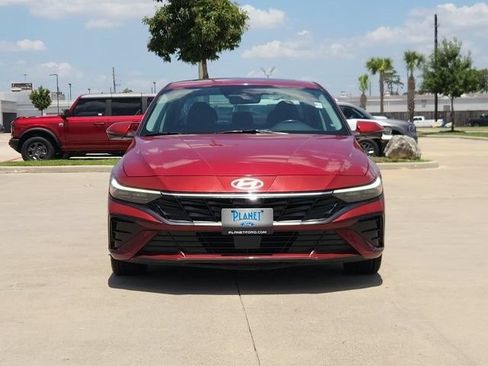 Used 2024 Hyundai Elantra Limited FWD image 2