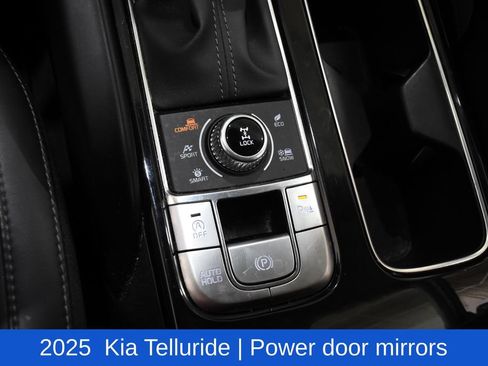 Used 2025 Kia Telluride S AWD/4WD image 24