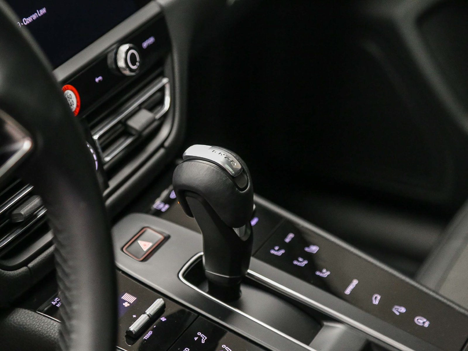 Certified 2023 Porsche Macan AWD/4WD image 24