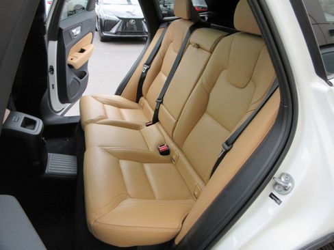 Used 2023 Volvo XC60 T8 Ultimate image 24