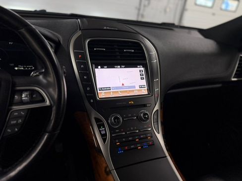 Used 2019 Lincoln Nautilus Reserve AWD/4WD image 17