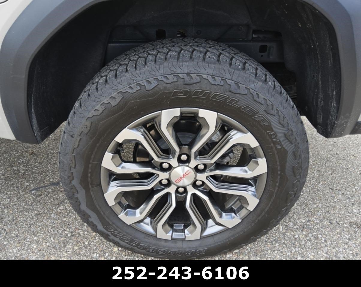 Used 2026 GMC Canyon Denali AWD/4WD image 8