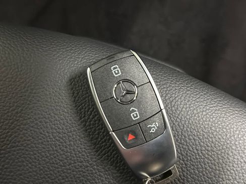 Certified 2024 Mercedes-Benz GLB 250 4MATIC image 38