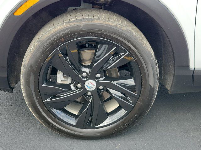 Certified 2024 Buick Encore GX Preferred AWD/4WD image 6