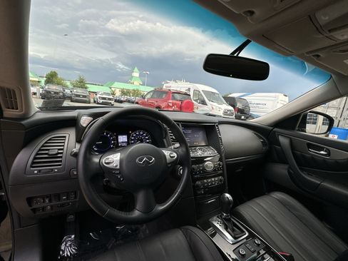 Used 2017 INFINITI QX70 AWD w/ Premium Package image 31