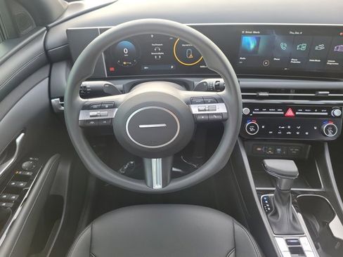 Certified 2025 Hyundai Santa Cruz SEL image 13