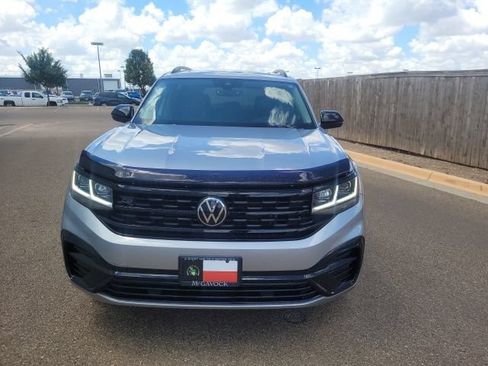 Used 2023 Volkswagen Atlas SEL R-Line AWD/4WD image 3