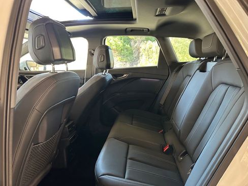 Used 2024 Audi Q4 e-tron Premium Plus w/ Premium Plus image 10