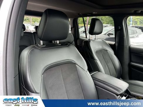 Used 2023 Jeep Grand Cherokee Altitude AWD/4WD image 27