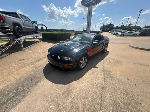 Used 2006 Ford Mustang GT Premium RWD image 3