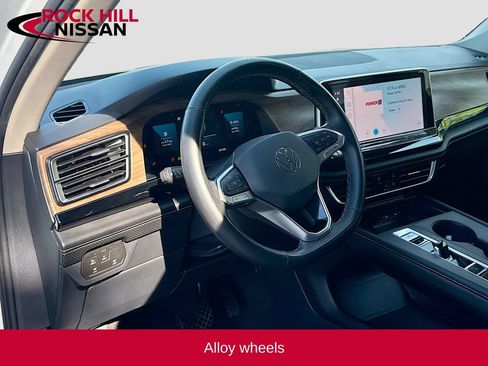 Used 2024 Volkswagen Atlas SE AWD/4WD image 20