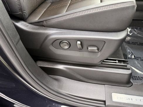 New 2025 Chevrolet Suburban High Country image 22