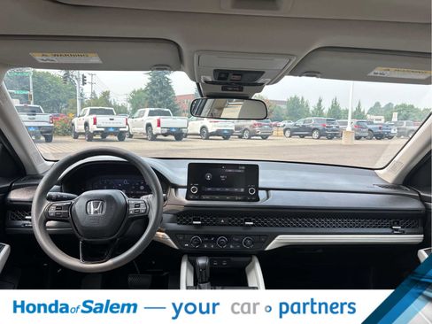Used 2023 Honda Accord EX image 10