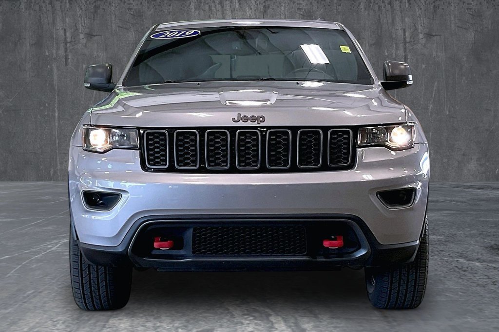 Used 2019 Jeep Grand Cherokee Trailhawk AWD/4WD image 2