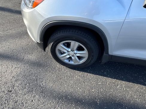 Used 2022 Chevrolet Trax LT w/ LT Convenience Package image 10