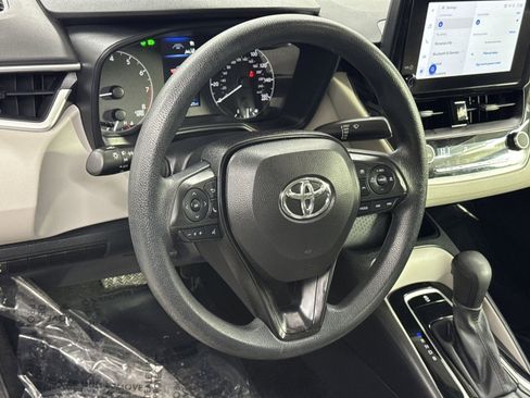 Used 2024 Toyota Corolla LE image 18